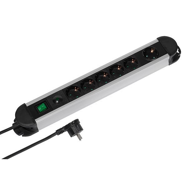 6-fach Steckdosenleiste mit Überspannungsschutz, schaltbar (37660)
