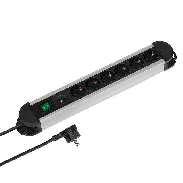 6-fach Steckdosenleiste mit Überspannungsschutz, schaltbar (37657)