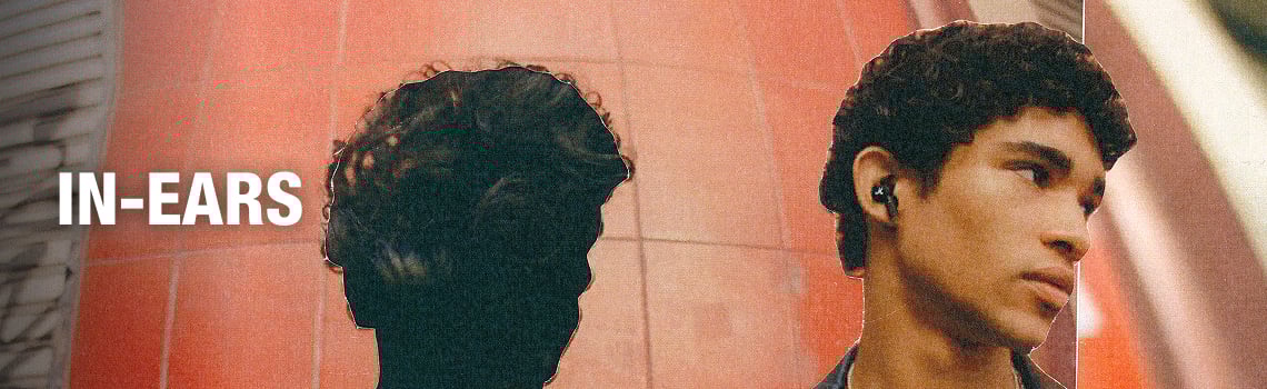 Schriftzug "In-Ears" und Person mit Marshall In-Ears