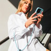 Cover Bond - Hülle für iPhone 14 Pro mit abnehmbarem Umhängeband, Hellblau