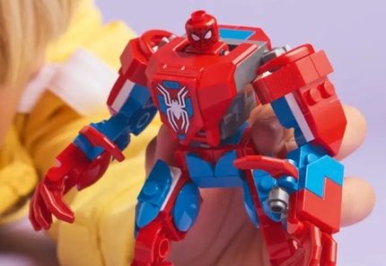 Abbildung Spider-Man sitzt im Cockpit