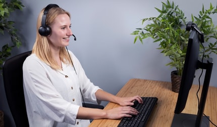 Abbildung Kompaktes On-Ear-USB-Headset mit weichen Ohrpolstern und einstellbarem Kopfbügel