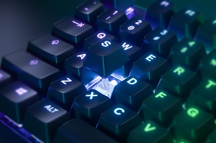 Abbildung Gaming-Tastatur ohne Ziffernblock mit anpassbaren, mechanischen Schaltern
