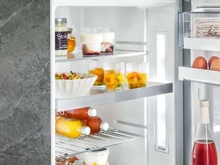 Abbildung Alles im Kühlschrank leichter erreichen – vorn und hinten.