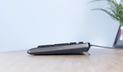 Abbildung Leise Tastatur mit Maus für komfortables Arbeiten