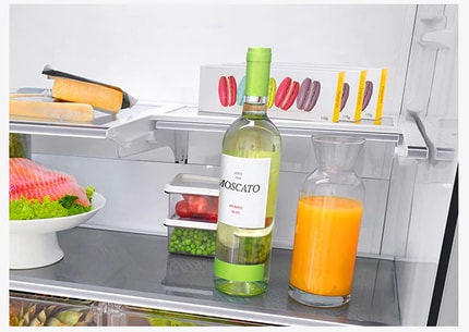 Abbildung Einziehbares Fach erlaubt Lagern hoher Gegenstände