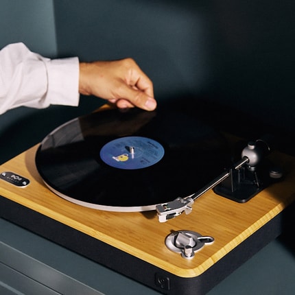 Abbildung The Stir It Up Wireless 2 – Moderner Bluetooth®-Plattenspieler mit warmem Vinylklang