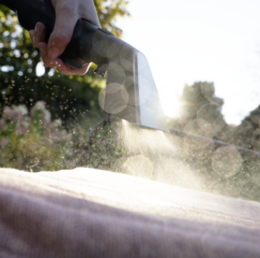 Abbildung Bewährte Kärcher Technologie bei Polster- und Fugendüse für optimale Reinigungsergebnisse