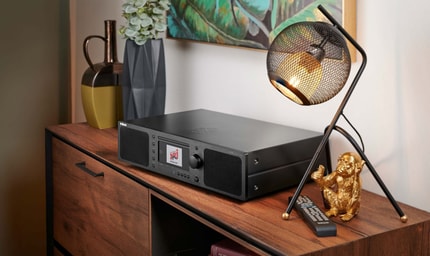 Abbildung Blu-ray Internet-Receiver mit 70 Watt reiner Musikleistung. Lautsprecher, Streaming und Blu-ray in einem Gerät
