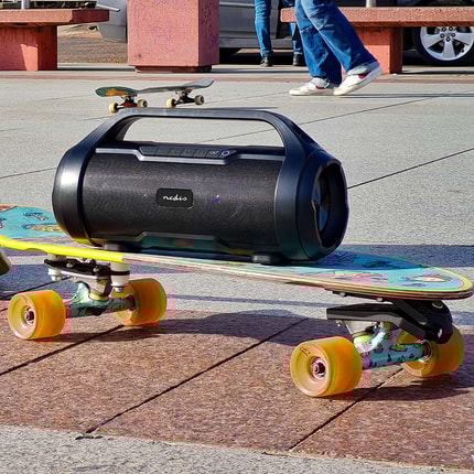 Abbildung Bei jeder Party ein Hit