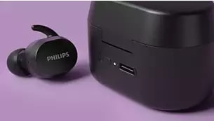 Abbildung Tragbare USB-C-Ladetasche. 18 Stunden zusätzliche Wiedergabezeit.