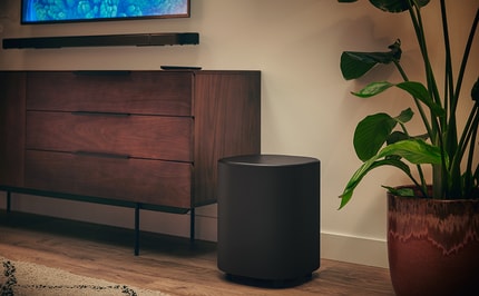 Abbildung 960 W maximale Ausgangsleistung und ein kabelloser 10-Zoll-Subwoofer