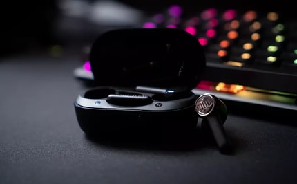 Abbildung JBL QuantumSURROUND