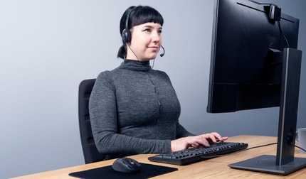Abbildung Komplettes Home-Office-Set mit einer komfortablen Tastatur, Funkmaus, leichtem Headset und einem Mauspad