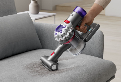 Abbildung Reinige Polster und Stoffe gründlich