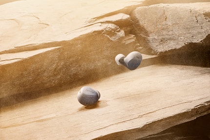 Abbildung UNSCHLAGBAR: Jabra Elite 8 ACTIVE Sport-Earbuds. Die robustesten Earbuds der Welt* – staubdicht, wasserdicht und schweißabweisend