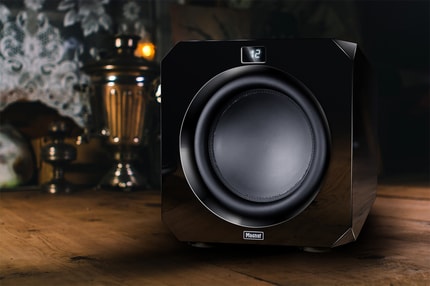 Abbildung Aktiv-Subwoofer mit 12-Zoll (30cm) großer Membran und Verstärker mit 1.100 Watt
