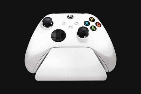 Universal Quick Charging Stand for Xbox - Robot White