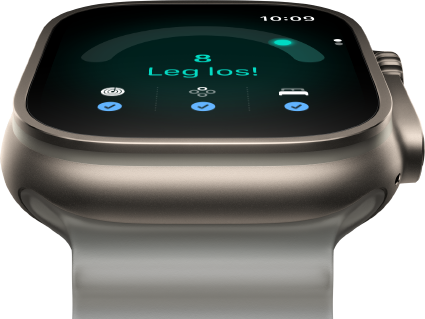 Apple Watch Ultra 4, Titangehäuse, Farbe Natur, Tagesformwert 8, rechte Seitenansicht, Digital Crown, erhöhte Seitentaste, Ocean Armband, Farbe Halbtransparentes Grau