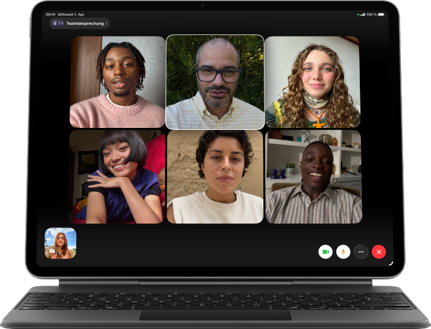 iPad Air, befestigt am Magic Keyboard, Schwarz, Gruppen FaceTime Anruf auf dem Display
